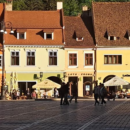 4 Rooms Piata Sfatului Brasov Luaran gambar