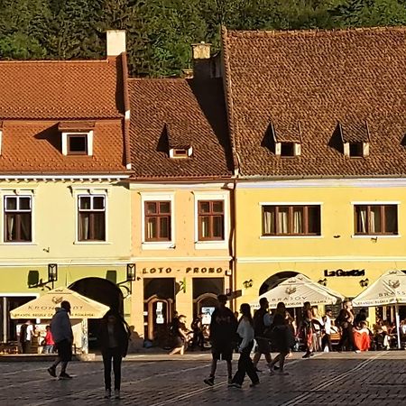 4 Rooms Piata Sfatului Brasov Luaran gambar