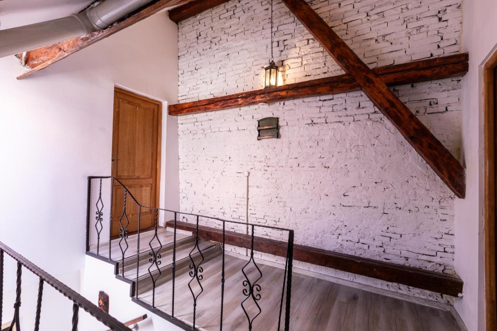 4 Rooms Piata Sfatului Brasov Luaran gambar