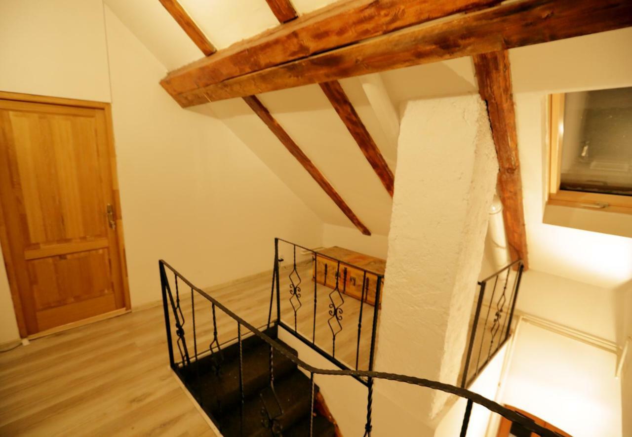 4 Rooms Piata Sfatului Brasov Luaran gambar