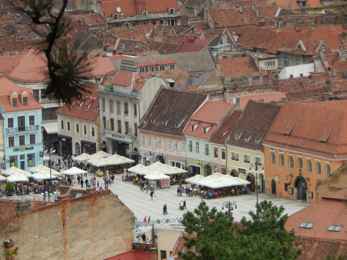 4 Rooms Piata Sfatului Brasov Luaran gambar